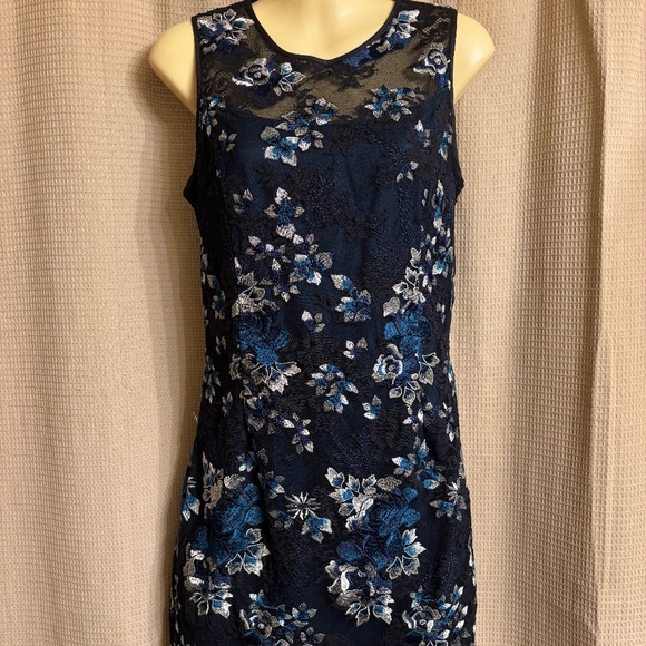 WHBM Blue Embroidery Flower on Black Lace Dress Women's 4 - Picture 1 of 7